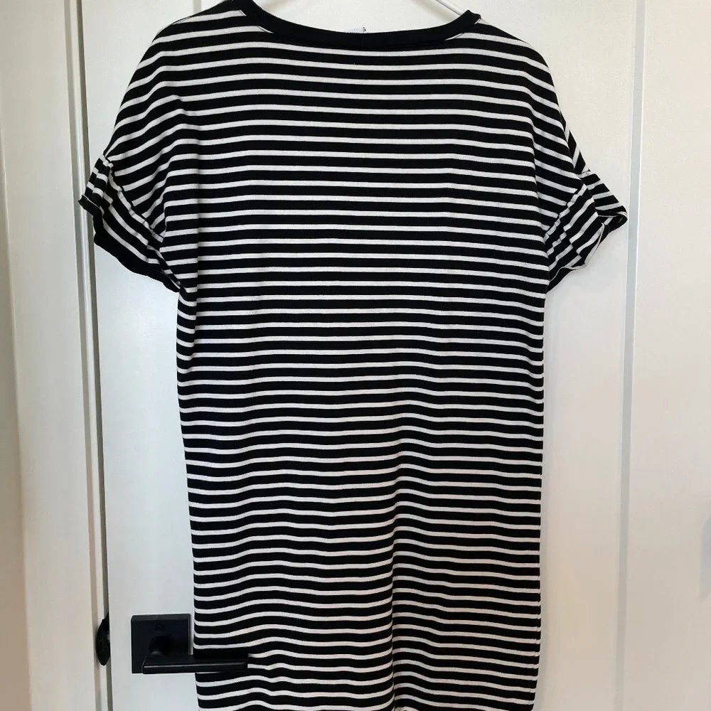 Old Navy Striped T-Shirt Dress with Ruffle Sleeves | size M petite - Picture 2 of 3